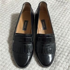 Men’s Bally Barton classic kiltie fringe detail. 
tuxedo slip-on loafers Sz 6